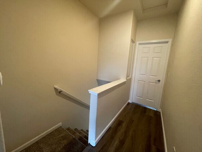 Foto del edificio - 2 Bedroom 2 1/2 Bath Townhome near UNR
