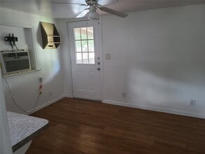 Building Photo - 410 N D Ave