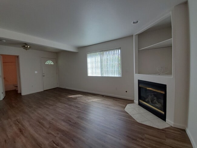 Building Photo - 1303ed