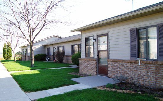 Primary Photo - 125 Shire Crest Dr