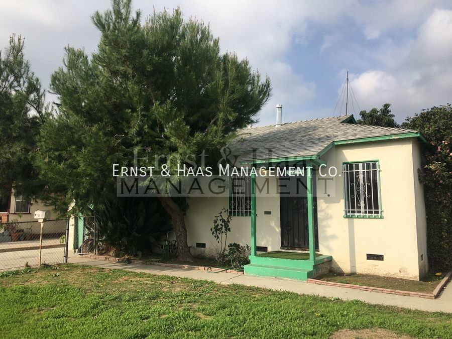 Charming 2 Bedroom, 1 Bath House in Desira... House for Rent in Compton, CA
