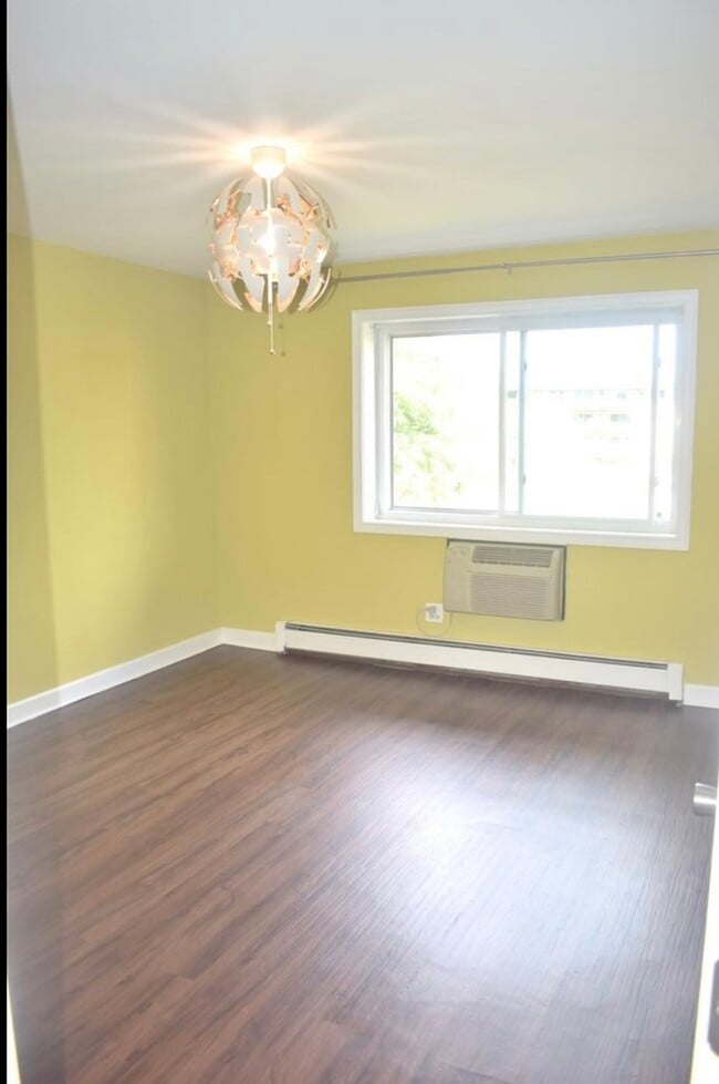Building Photo - 2226 S Goebbert Rd