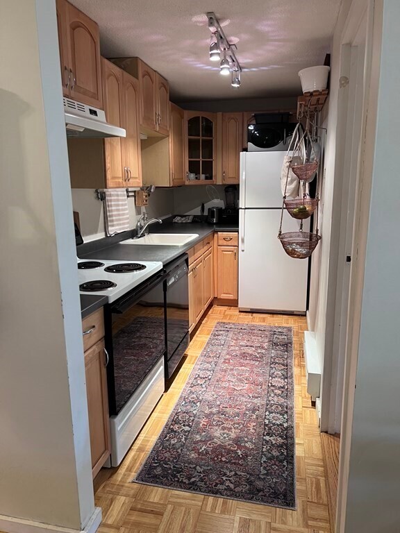 Primary Photo - 97 Beacon St