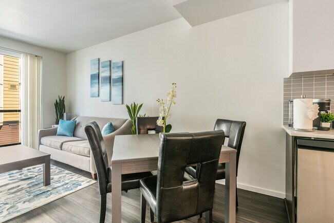 Building Photo - The Napoleon Apartments