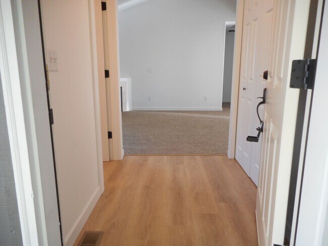 Foto del edificio - 1569 Otter Ct SW