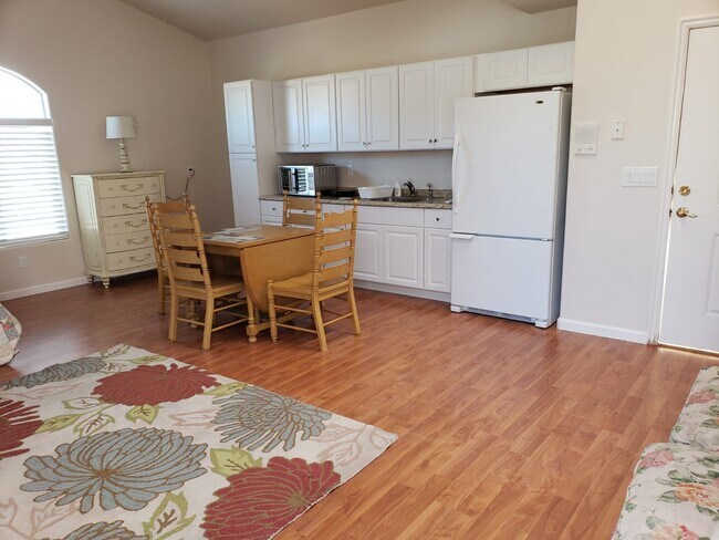 Building Photo - 3733 Rachel Dr