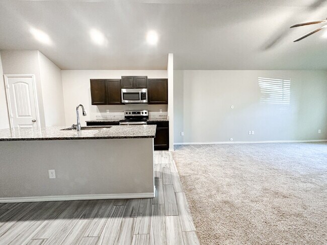Foto del edificio - Beautiful Home in Upland Crossing!