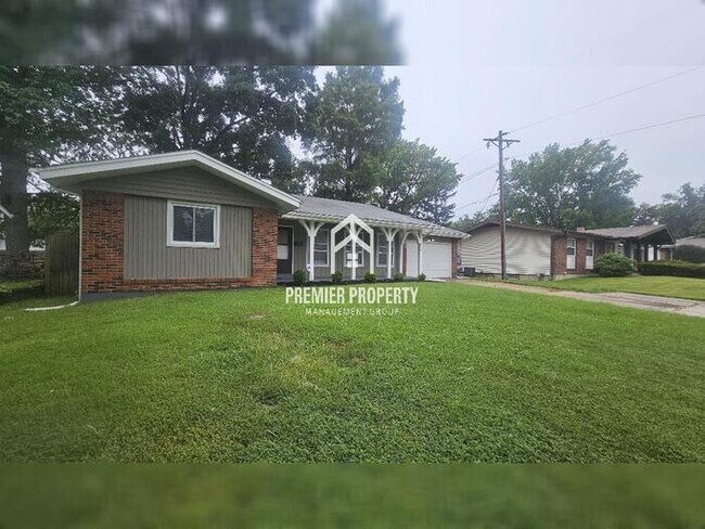 Foto del edificio - 1474 Kingsford Dr