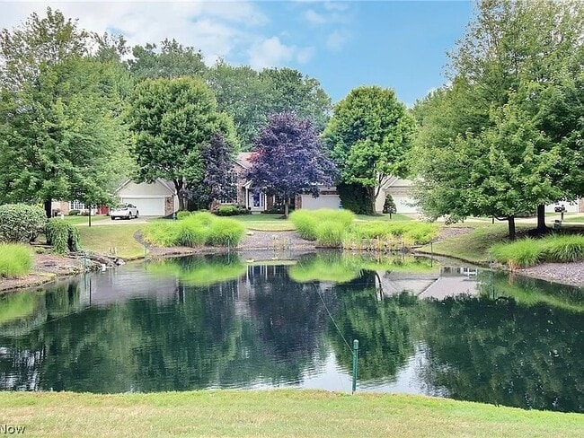 Building Photo - 10 Wenden Ct