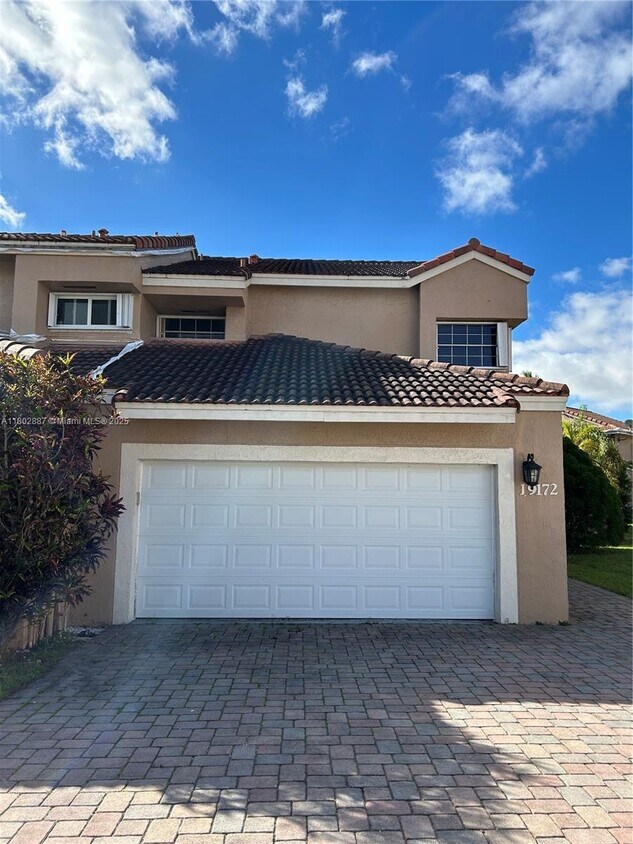 Foto principal - 19172 NW 82nd Cir Ct