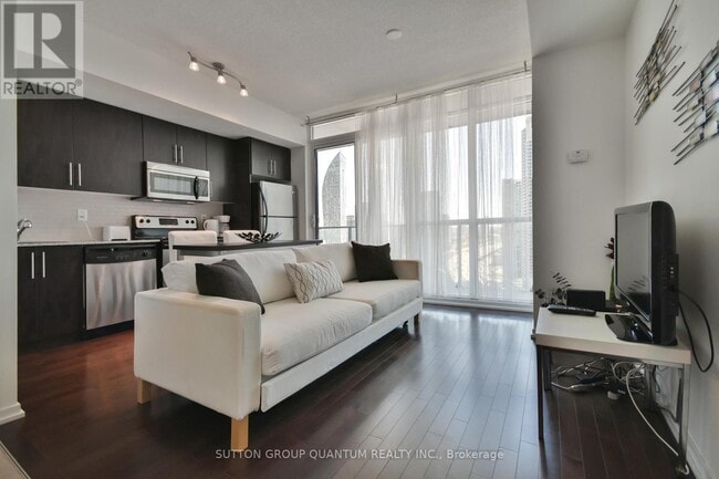 Photo du bâtiment - 55 Bremner Blvd