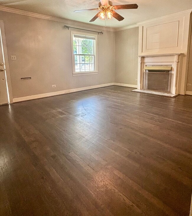 Building Photo - Cute Cottage For Rent!