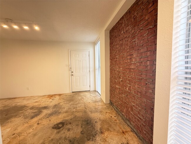 Building Photo - 1112 Lawrence St