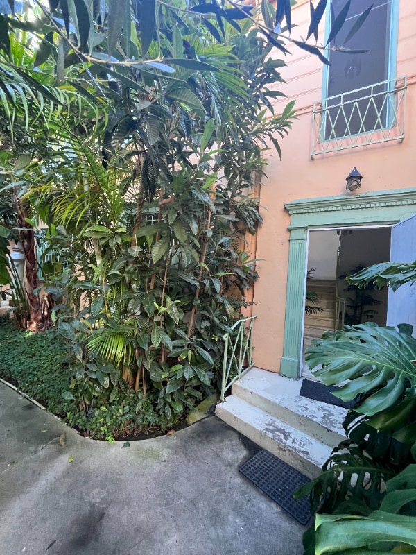 Photo - 139 Sweetzer Ave Apartment