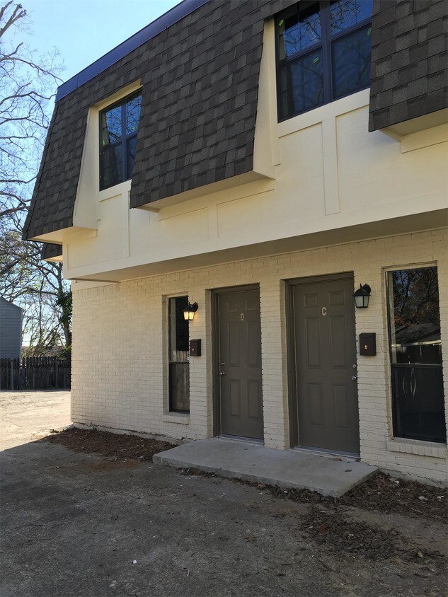 Foto principal - 1050 Monroe St