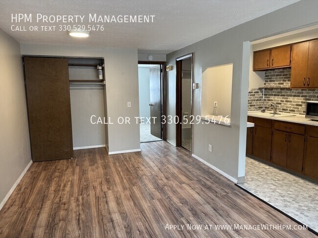 Building Photo - 1909 Ferndale Rd NW