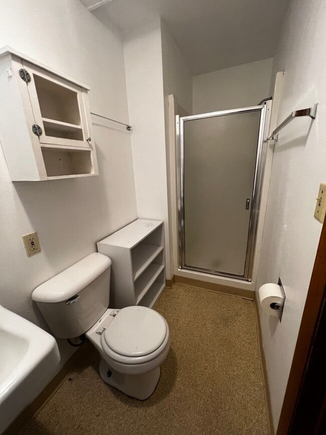 Building Photo - VMH-Vine Maple Triplex