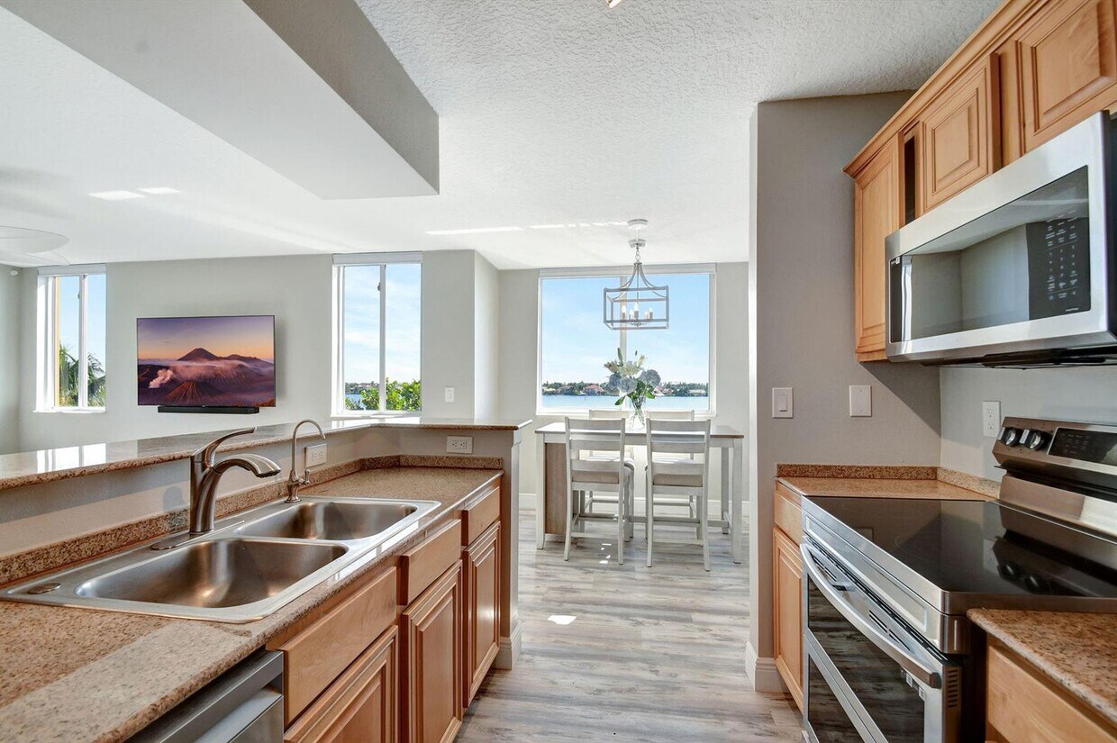 1200 Scotia Dr Unit 401, Hypoluxo, FL 33462 Condo for Rent in