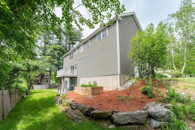 Building Photo - 5 Lowther Pl