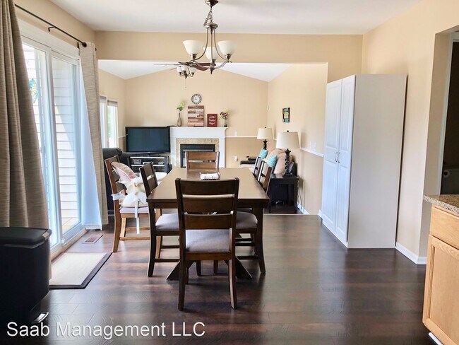 Foto del edificio - 4 br, 3.5 bath House - 2392 Chestnut Cir