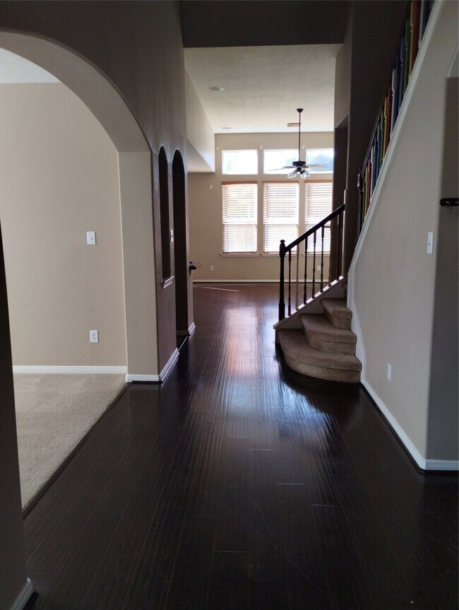 Building Photo - 16931 Creek Mountain Dr