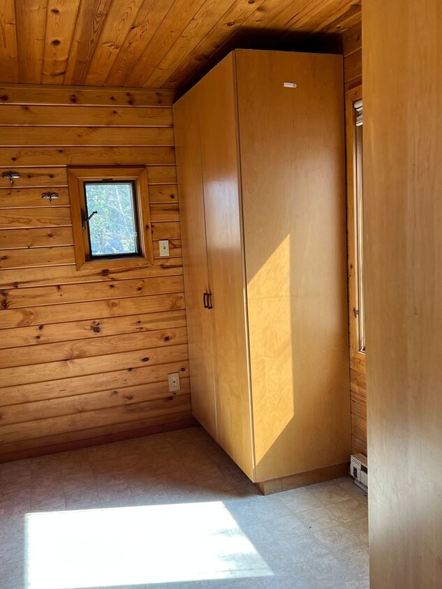 Foto principal - 2 Bed 1.5 Bath log cabin in Gallatin Gateway