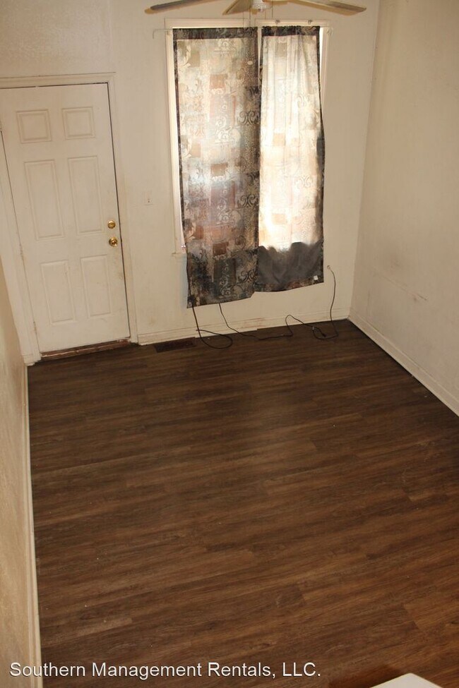 Building Photo - 2 br, 1 bath House - 118 S. Pershing Ave.