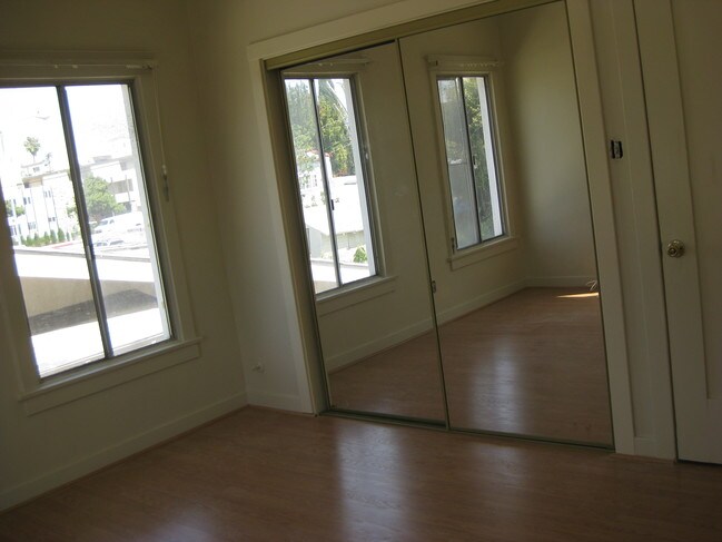 Foto principal - 959 N Wilton Pl