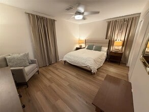 Building Photo - 2012 Brun St