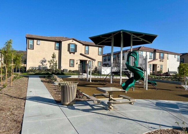 Foto del edificio - 34495 Agave Dr