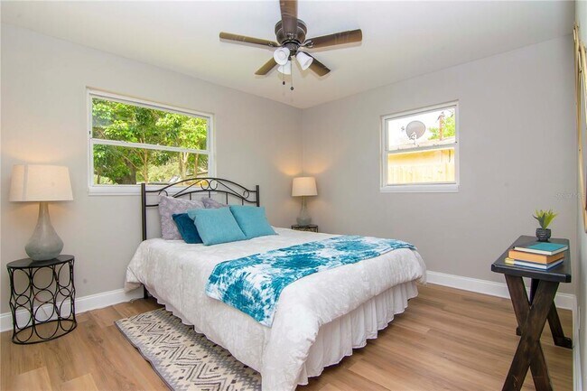 Foto del edificio - 3708 W Tyson Ave