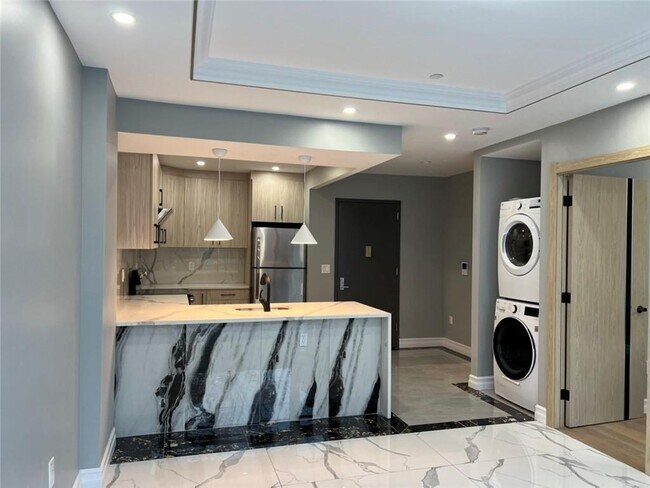 Building Photo - 163 MacDougal St