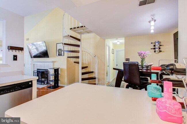 Foto del edificio - 13056 Shadyside Ln