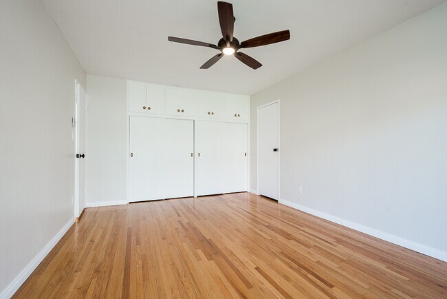 second bedoom - 5367 La Jolla Blvd