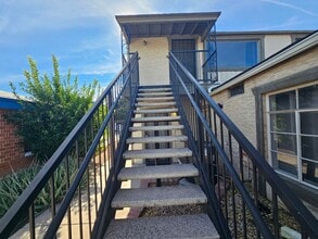 Building Photo - 1517 W Thomas Rd