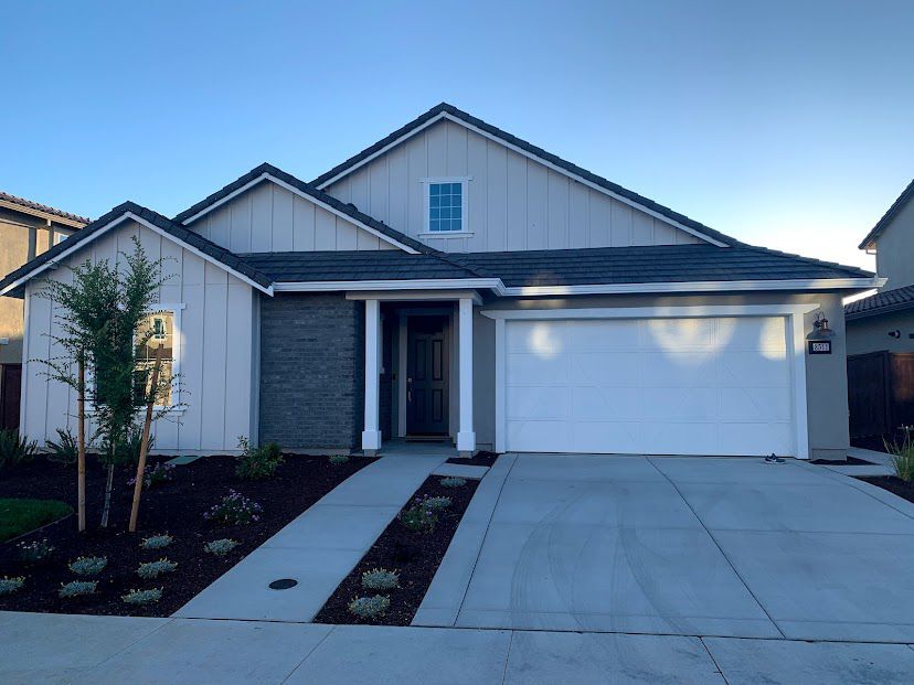 Primary Photo - 3511 Cormorant Dr