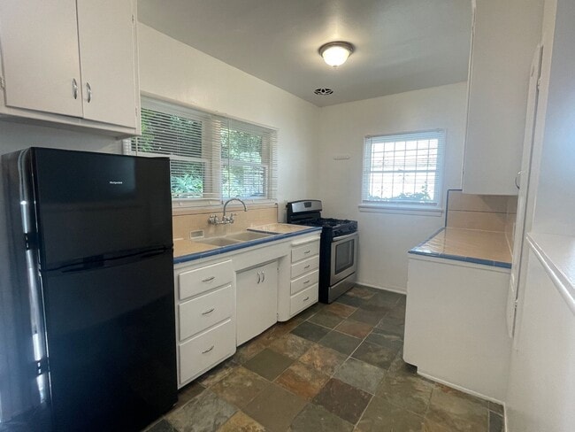 Foto del edificio - 1240-1246.5-12465 Tamarind Ave