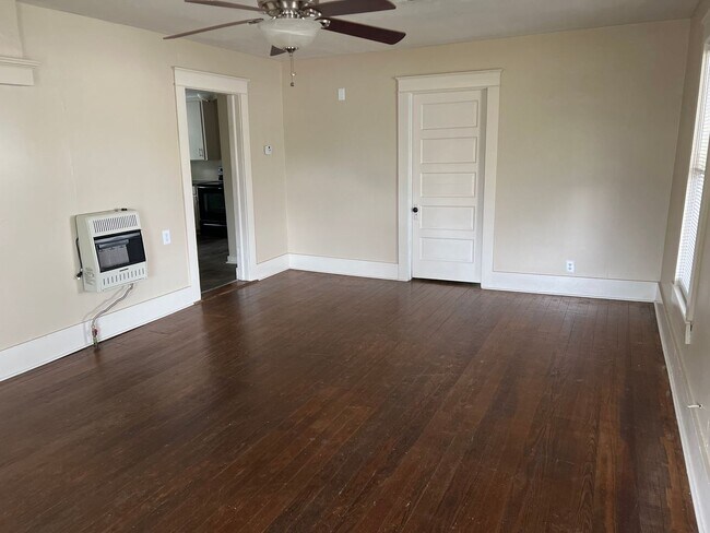 Foto del edificio - Charming 3 bed room 1 bath room