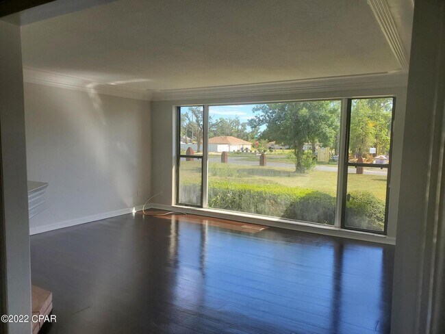 Foto del edificio - 1625 E 9th Ct