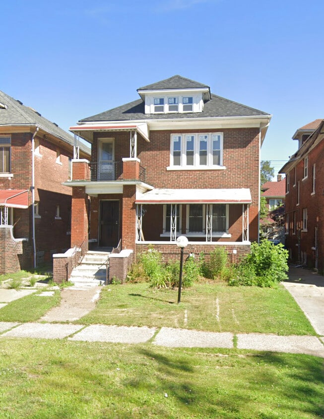 Primary Photo - 2952 Sturtevant St