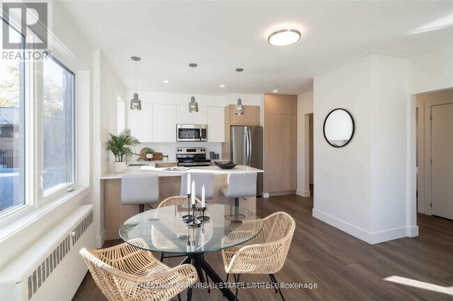 Photo du bâtiment - 1472 Avenue Rd