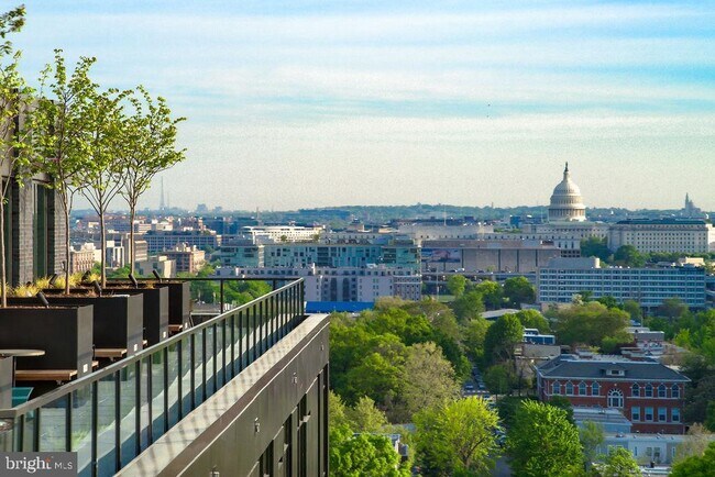 Foto del edificio - 113 Potomac Ave SW
