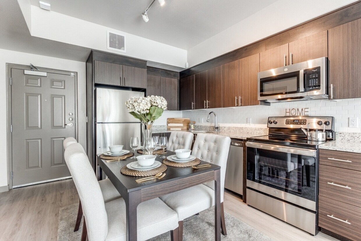 Resia Rayzor Ranch Apartments in Denton, TX