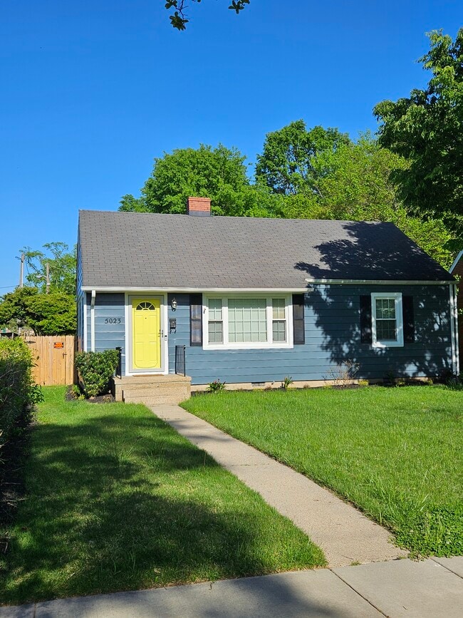 Front view - 5023 W Seminary Ave