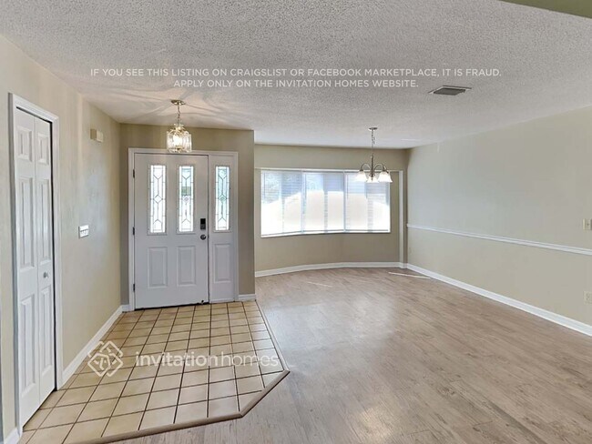 Foto del edificio - 6169 Half Moon Dr