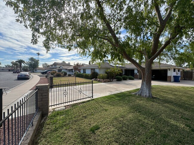 Building Photo - 953 E La Jolla Dr - Tempe! Close to Freewa...