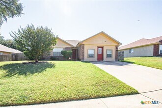 Building Photo - 5104 Glenoak Dr