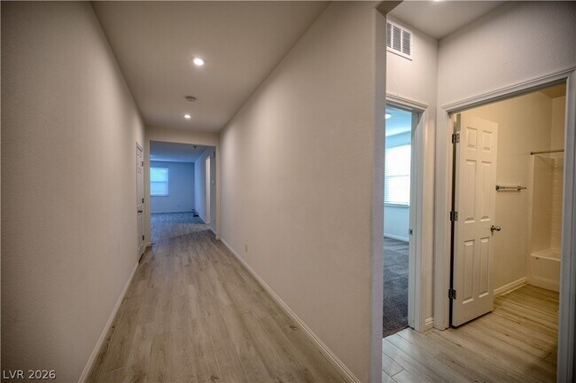 Building Photo - 5635 S Larimer St