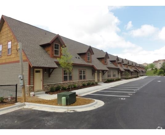 Building Photo - Forrest Edge Townhomes