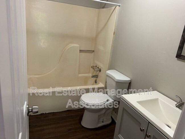 Foto del edificio - 413 N Hill St